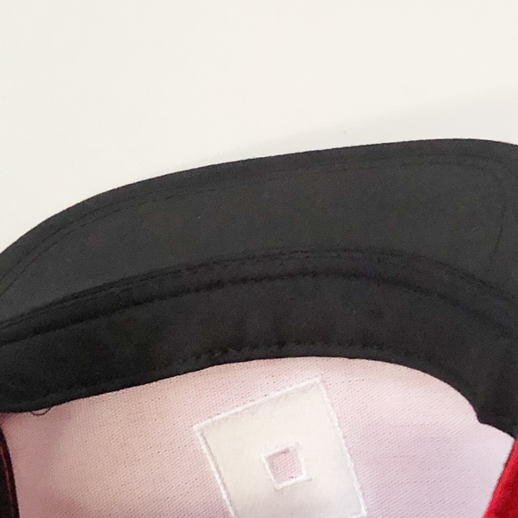 Roblox Snap Back Hat Cap Youth Size OSFM Printed All Over Graphics Bill Clean! - Picture 11 of 12